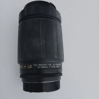 Objetivo Tamron AF LD 70-300mm f/4-5.6 LD Macro.