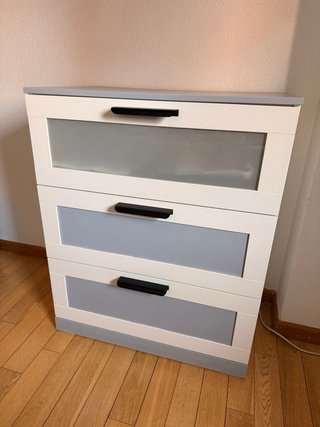 Cama con cajones, colchone, estantería y comoda