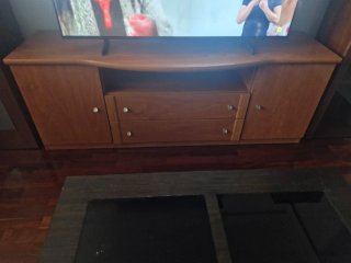 Mueble TV madera con cajones y puertas