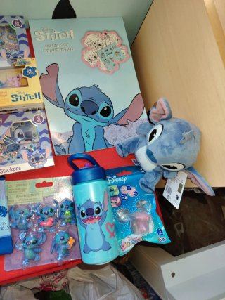 Lote de productos de Stitch