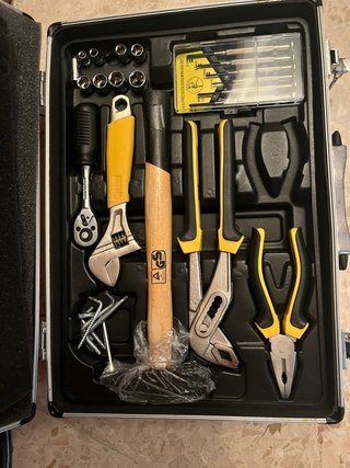 Maletín de herramientas bricolaje completo