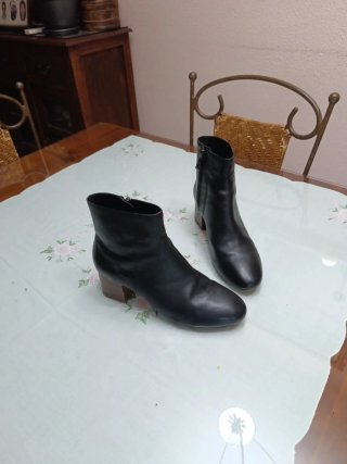 Botines de Piel Negros Tacón Madera