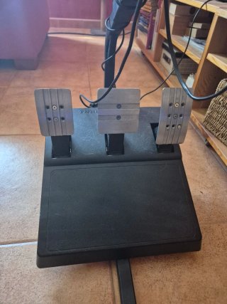 Volante Thrustmaster T300 RS GT Cockpit