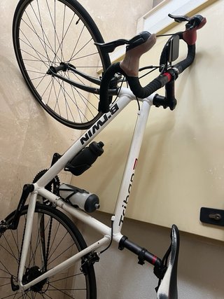 Bicicleta de carretera blanca