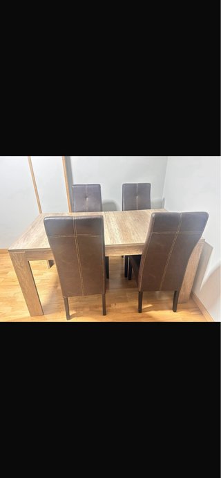 Mesa y 4 sillas comedor/salón