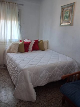 Se alquila habitación