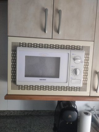 Microondas Daewoo con rejilla