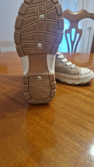 Botas invierno niña marrones y blancas