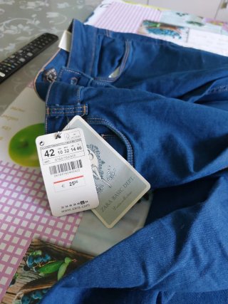 Pantalones vaqueros Zara Talla 42 Azul