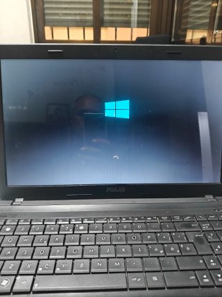 Portatile ASUS Nero Intel Core i3 Radeon