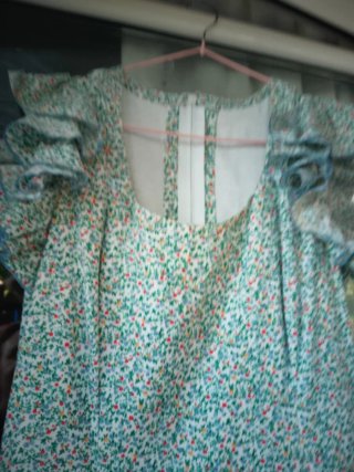 Vestido de flamenca con volantes de florecitas