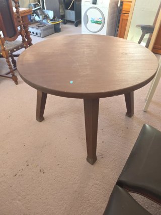 Mesa redonda de madera maciza