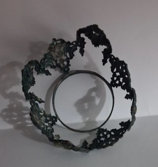 Corona antigua aleación bronce