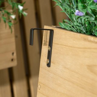 Jardinera de madera con enrejado