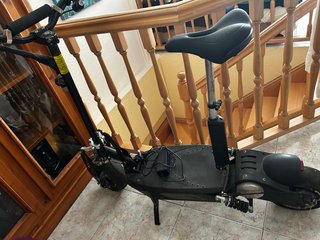 Patinete eléctrico con asiento