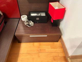 Cama tatami con mesillas y lateral cristal