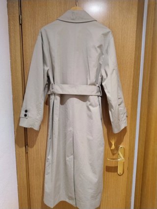 Gabardina larga de diseño oversize MNG