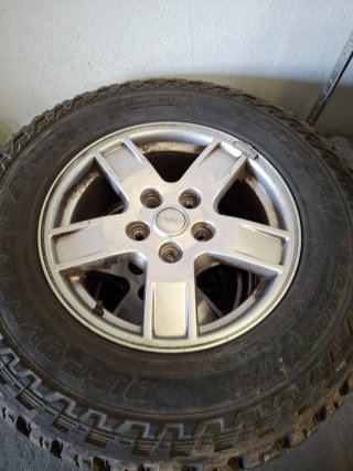 Llantas Jeep + Neumáticos Cooper Discoverer LT2