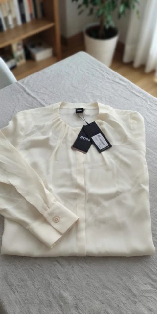 Blusa BOSS Seda Elegante Talla Nueva
