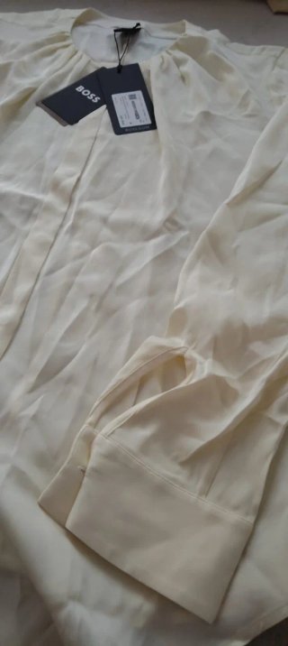 Blusa BOSS Seda Elegante Talla Nueva
