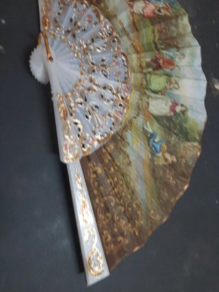 Precioso abanico pintado a mano
