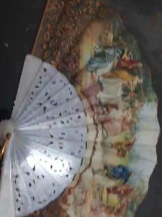 Precioso abanico pintado a mano