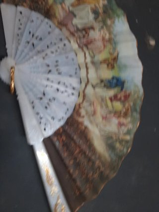 Precioso abanico pintado a mano