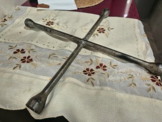 Llave de cruz para coche