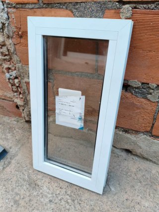 Fijo de aluminio y cristal