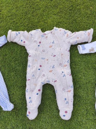 Lote 10 pijamas bebé 0-3 meses