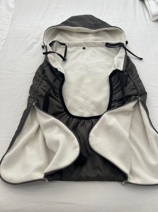 Mochila porteo Boba y saco polar
