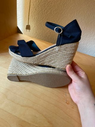 Zapatos de cuña azul marino