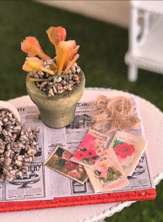 Decoración jardín casa muñecas