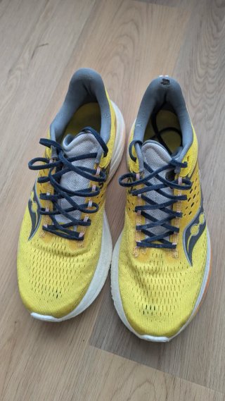 Zapatillas running Saucony Ride 17 Amarillo