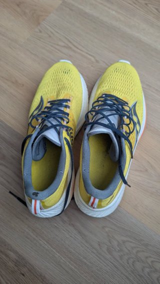 Zapatillas running Saucony Ride 17 Amarillo