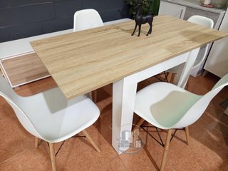Mesa Auxiliar Extensible con 4 sillas