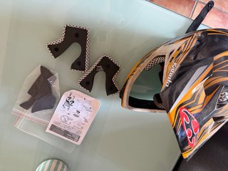 Casco Kabuto Talla M/L con repuestos
