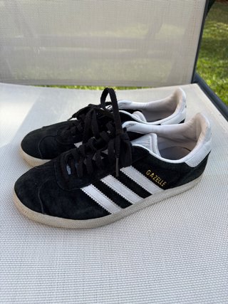 Zapatillas Adidas Gazelle Negras y Blancas