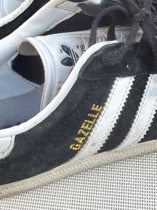 Zapatillas Adidas Gazelle Negras y Blancas