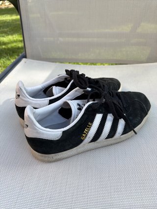 Zapatillas Adidas Gazelle Negras y Blancas