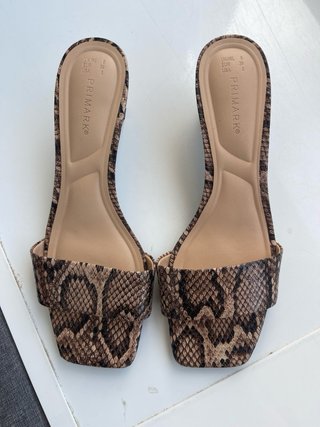 Sandalias tacón bajo