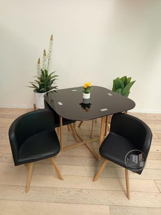 Mesa de cristal templado  + 4 sillas