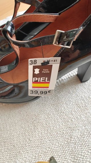 Zapatos tacón charol Merkal talla 38 Sin estrenar