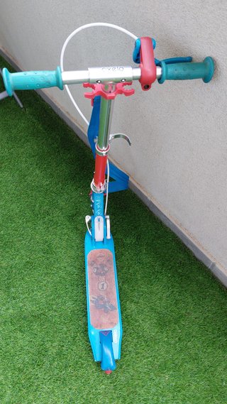 Patinete Oxelo Play5 con freno en manillar