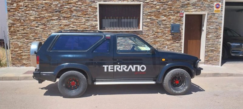 Nissan Terrano I - foto 1