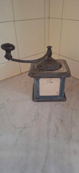 Molinillo Peugeot Frères de chapa azul antiguo