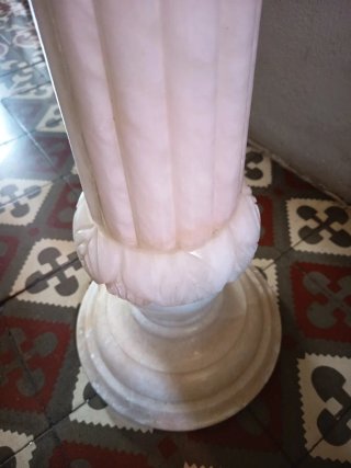 Peana/Columna de Piedra Blanca