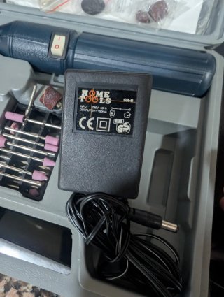 Mini taladro multiusos con accesorios