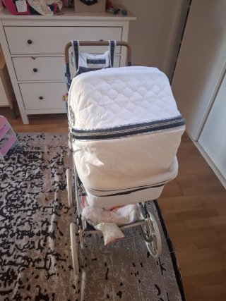 Carrito de muñecas