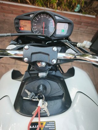 Suzuki GSR 600 Naked 2010